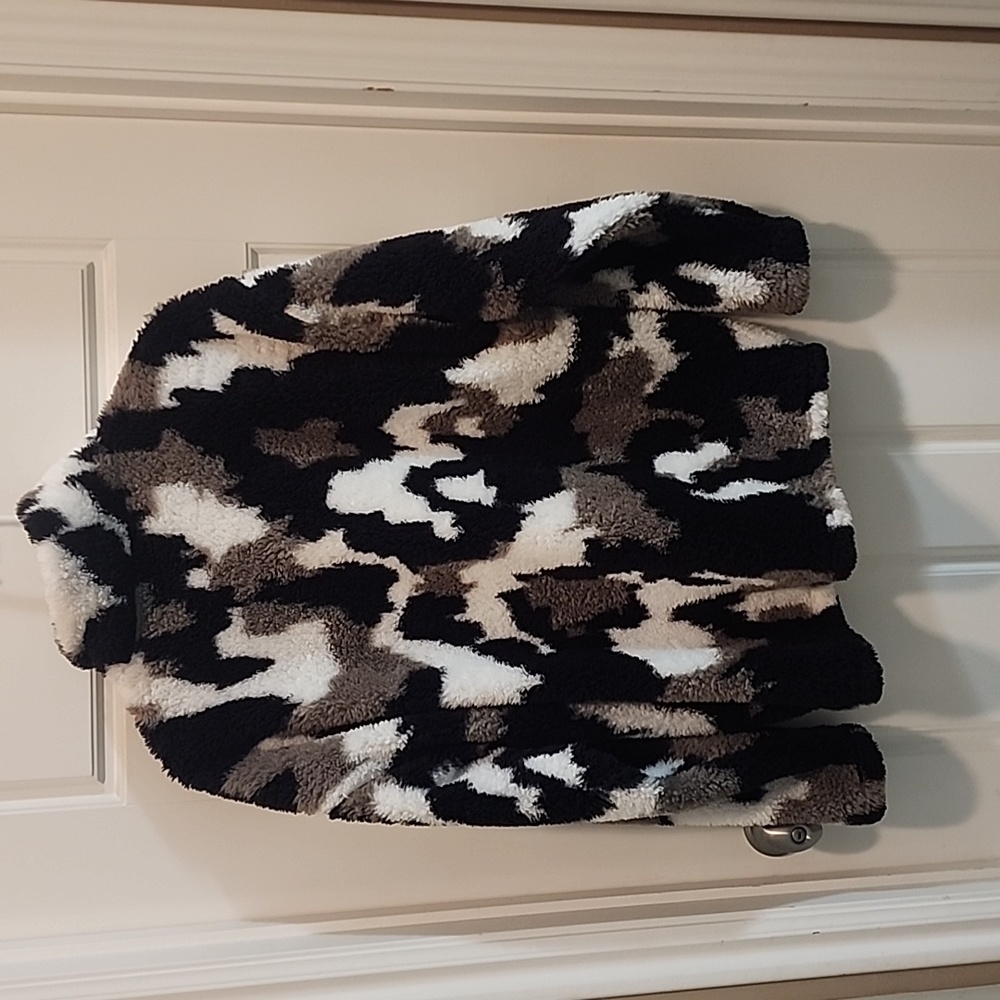 Sweater - Picture 2 of 3